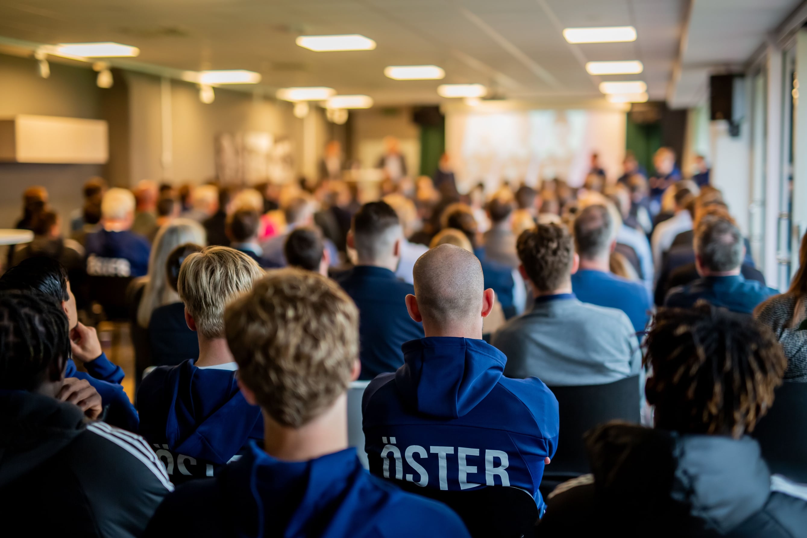 Inbjudan till medlemsmöte den 4 december