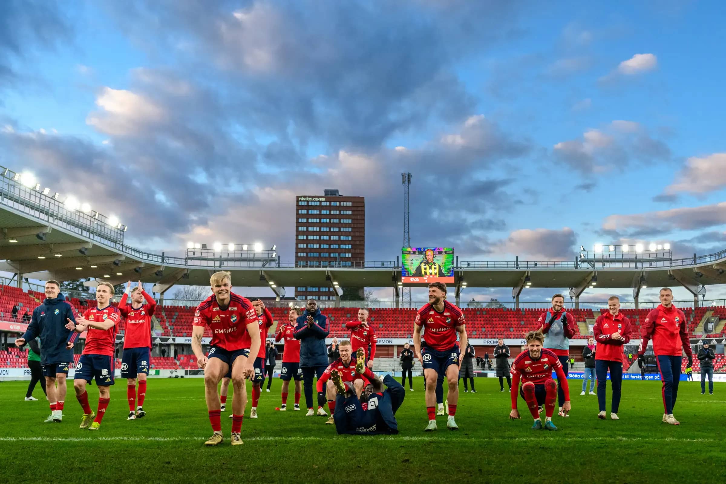 95-årskortet ute nu - paketpris på 10 hemmamatcher!